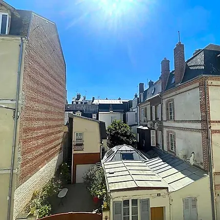 Le Apartament *